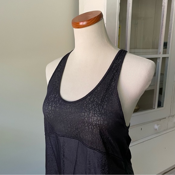 Lululemon Twist & Train Tank in Black Mesh - Picture 7 of 15